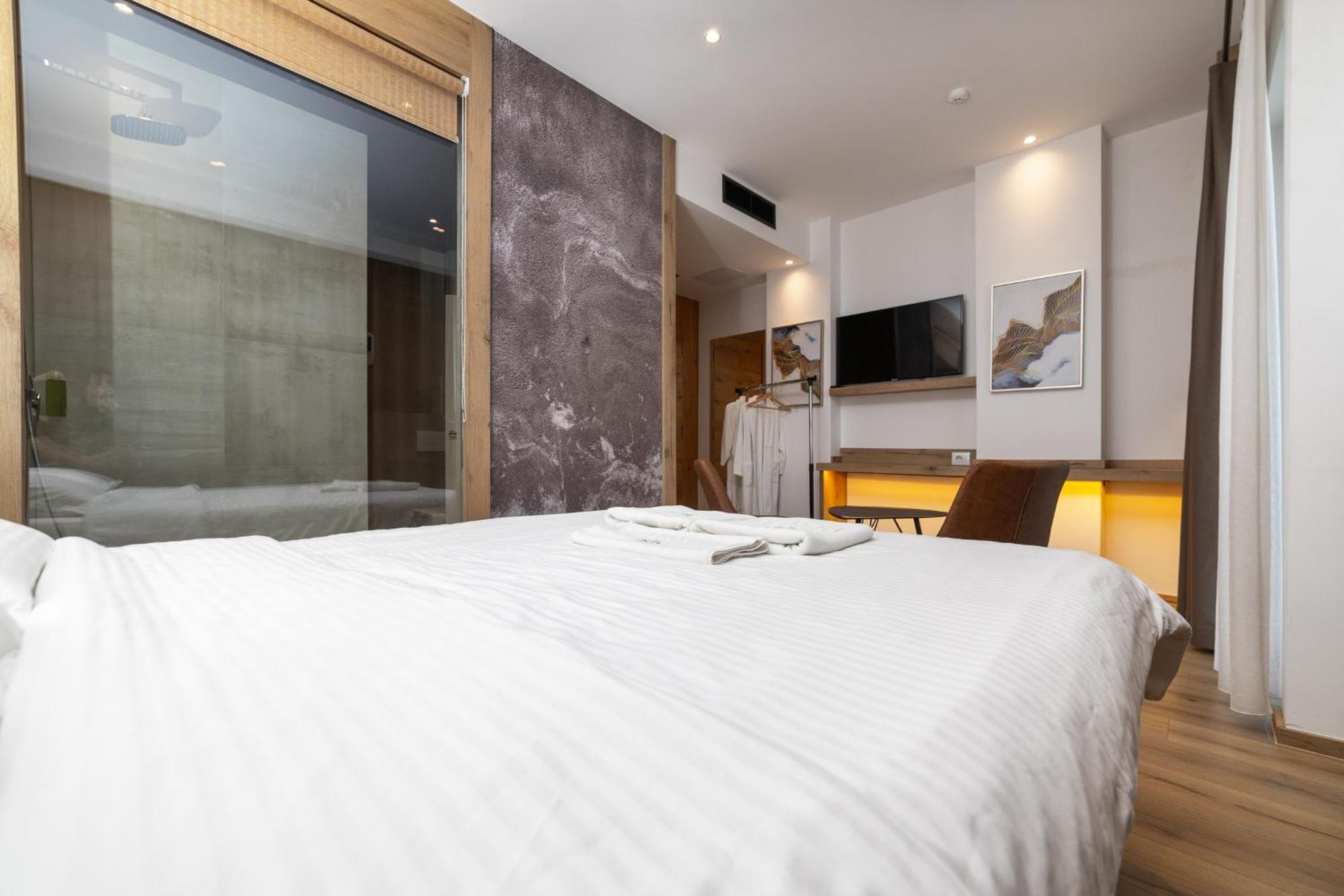 Roadside Hotel Lipjan ภายนอก รูปภาพ