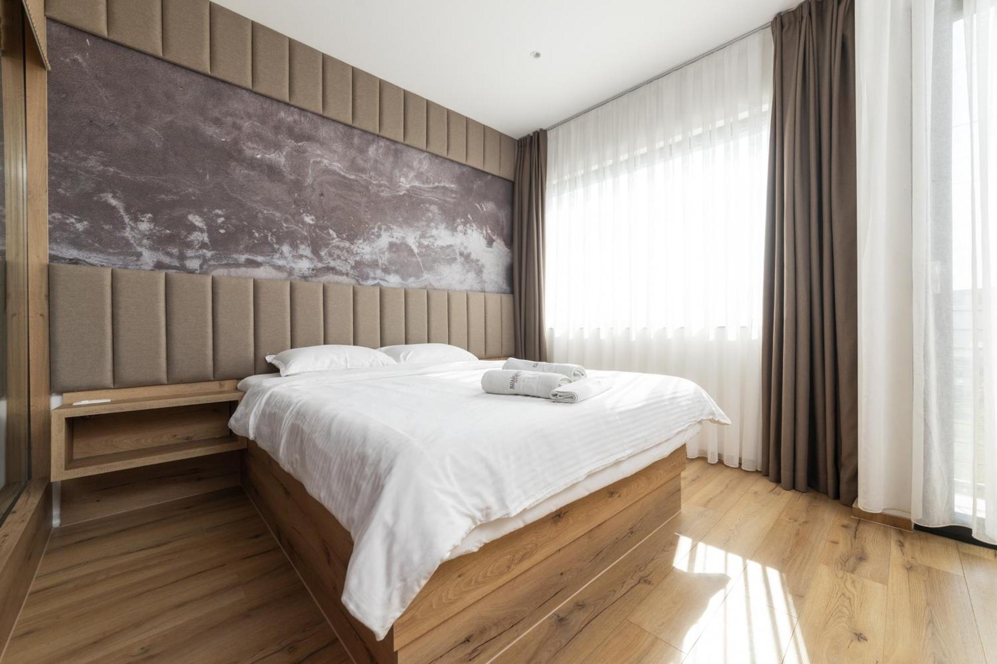 Roadside Hotel Lipjan ภายนอก รูปภาพ